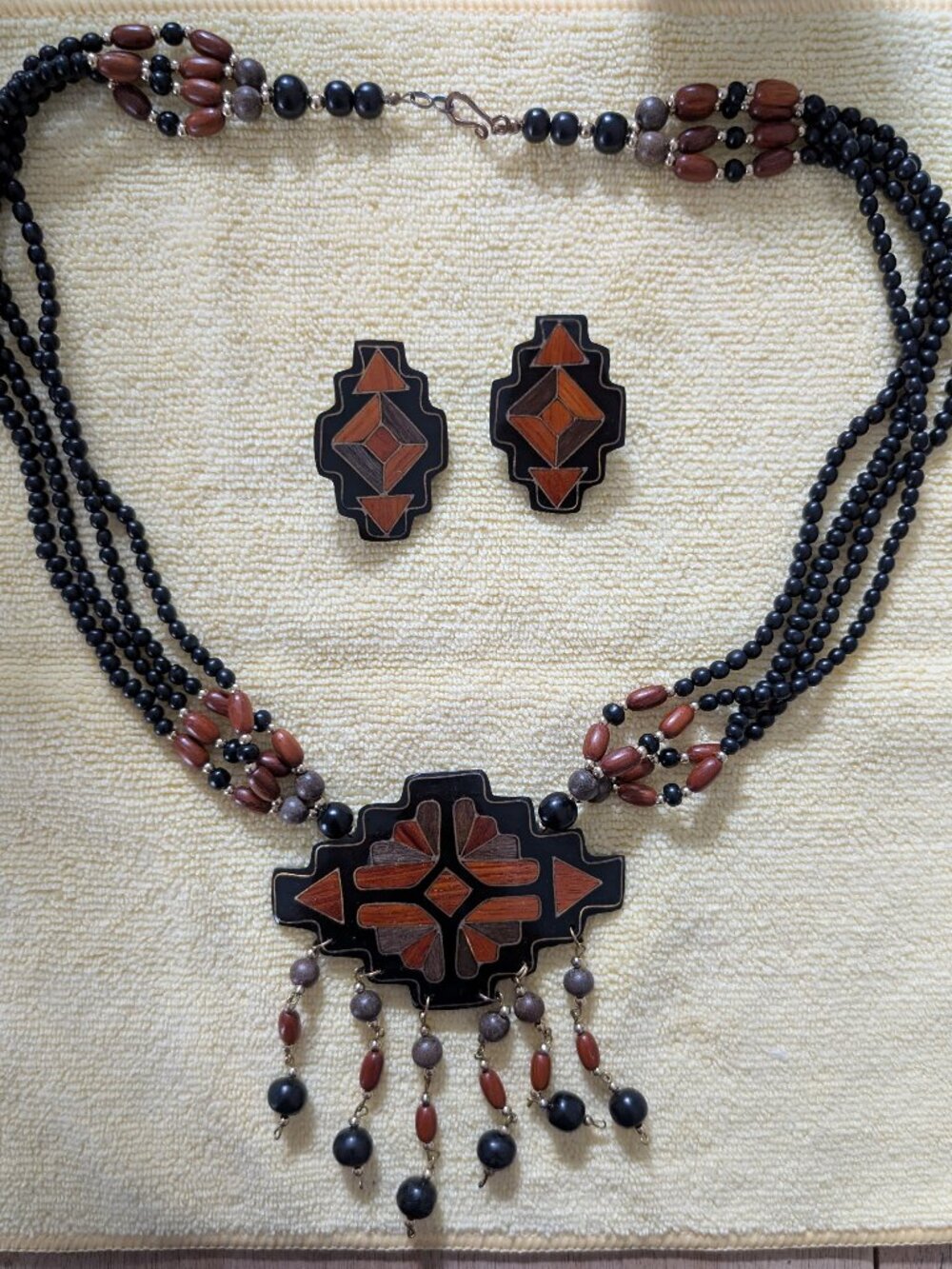 African style Necklace with matchine pierced Earings